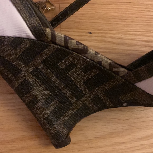 Excellent preowned Fendi heels / wedge - Picture 3 of 8